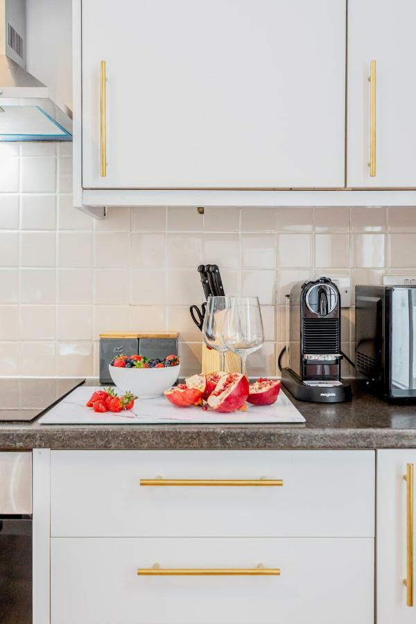 Bright & Spacious 4Beds Home - Kensington High Street-Olympia Londen Buitenkant foto