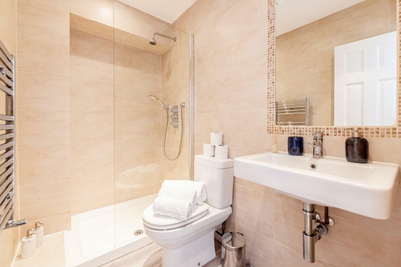 Bright & Spacious 4Beds Home - Kensington High Street-Olympia Londen Buitenkant foto