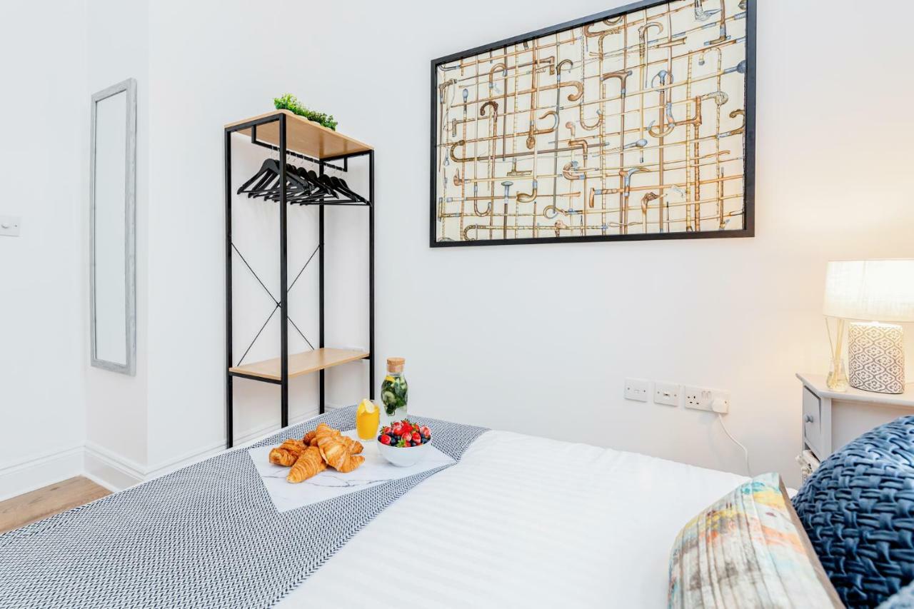 Bright & Spacious 4Beds Home - Kensington High Street-Olympia Londen Buitenkant foto