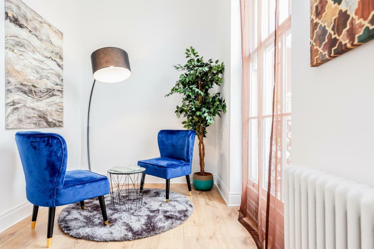 Bright & Spacious 4Beds Home - Kensington High Street-Olympia Londen Buitenkant foto