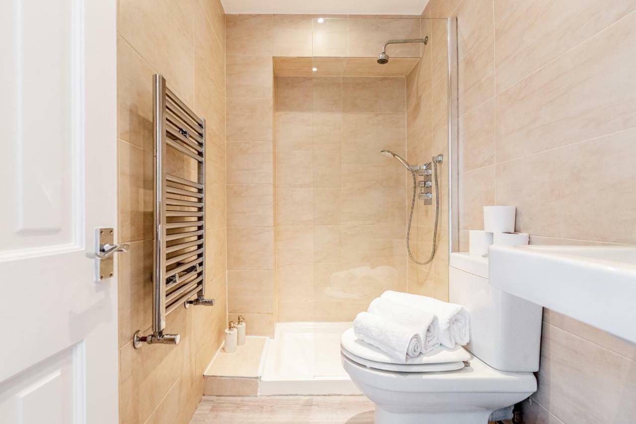 Bright & Spacious 4Beds Home - Kensington High Street-Olympia Londen Buitenkant foto
