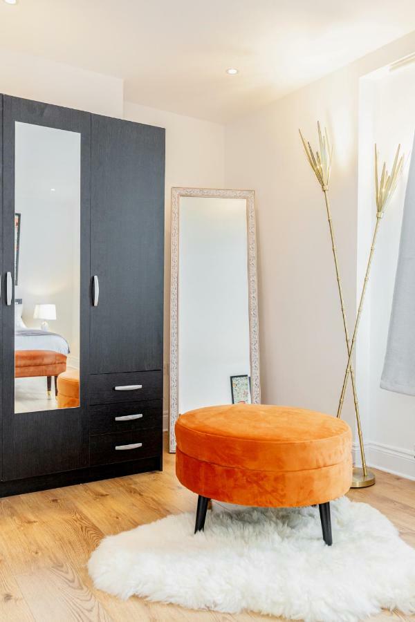 Bright & Spacious 4Beds Home - Kensington High Street-Olympia Londen Buitenkant foto