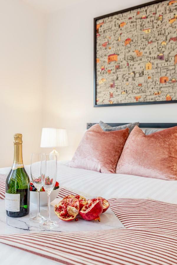 Bright & Spacious 4Beds Home - Kensington High Street-Olympia Londen Buitenkant foto